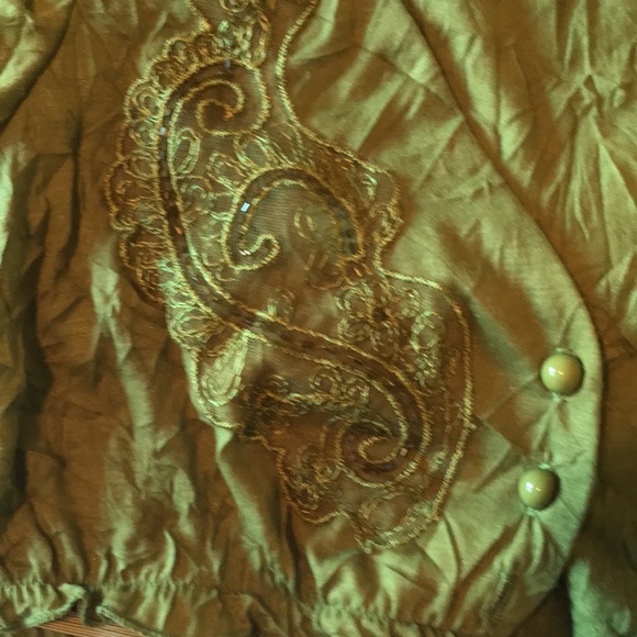 Top - Picture 2 of 3